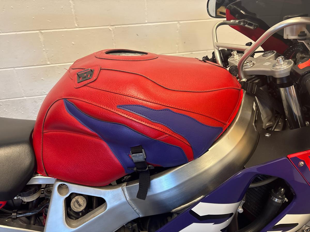 Honda CBR900RR Fireblade - Image 26