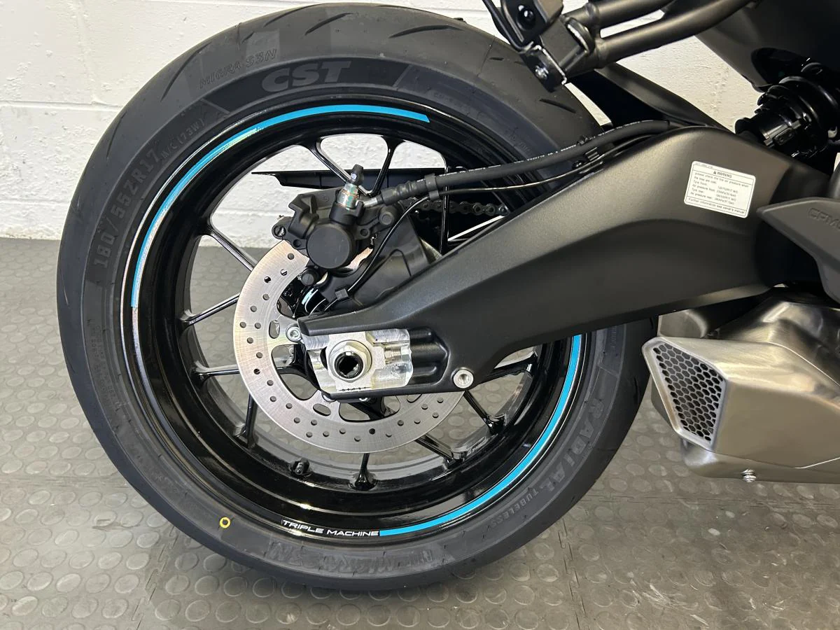CFMOTO 675NK - Image 13