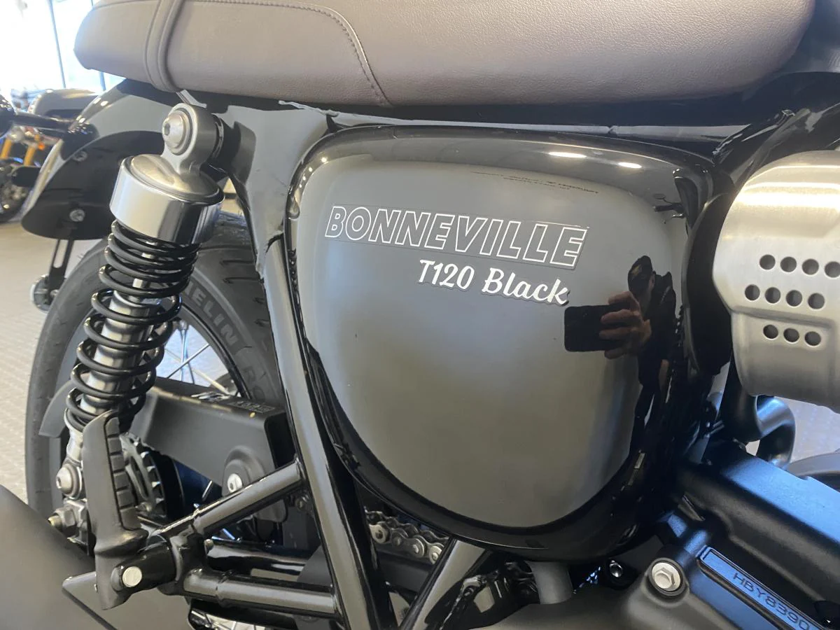 Triumph Bonneville T120 Black - Image 28