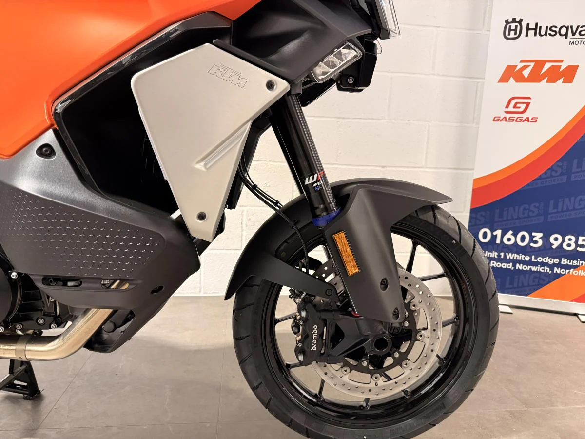 KTM 1390 Super Adventure S Evo 2026 - Image 17