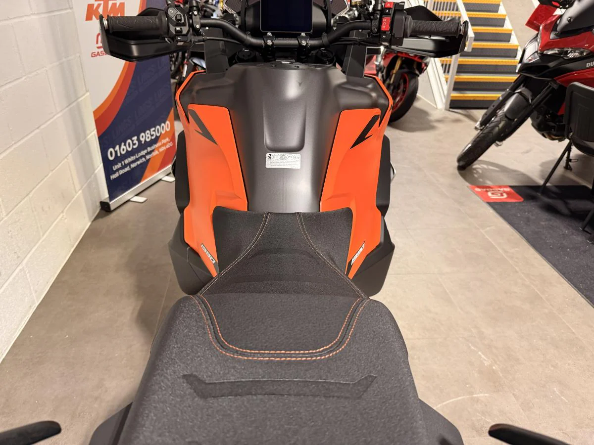 KTM 1390 Super Adventure S Evo 2026 - Image 29
