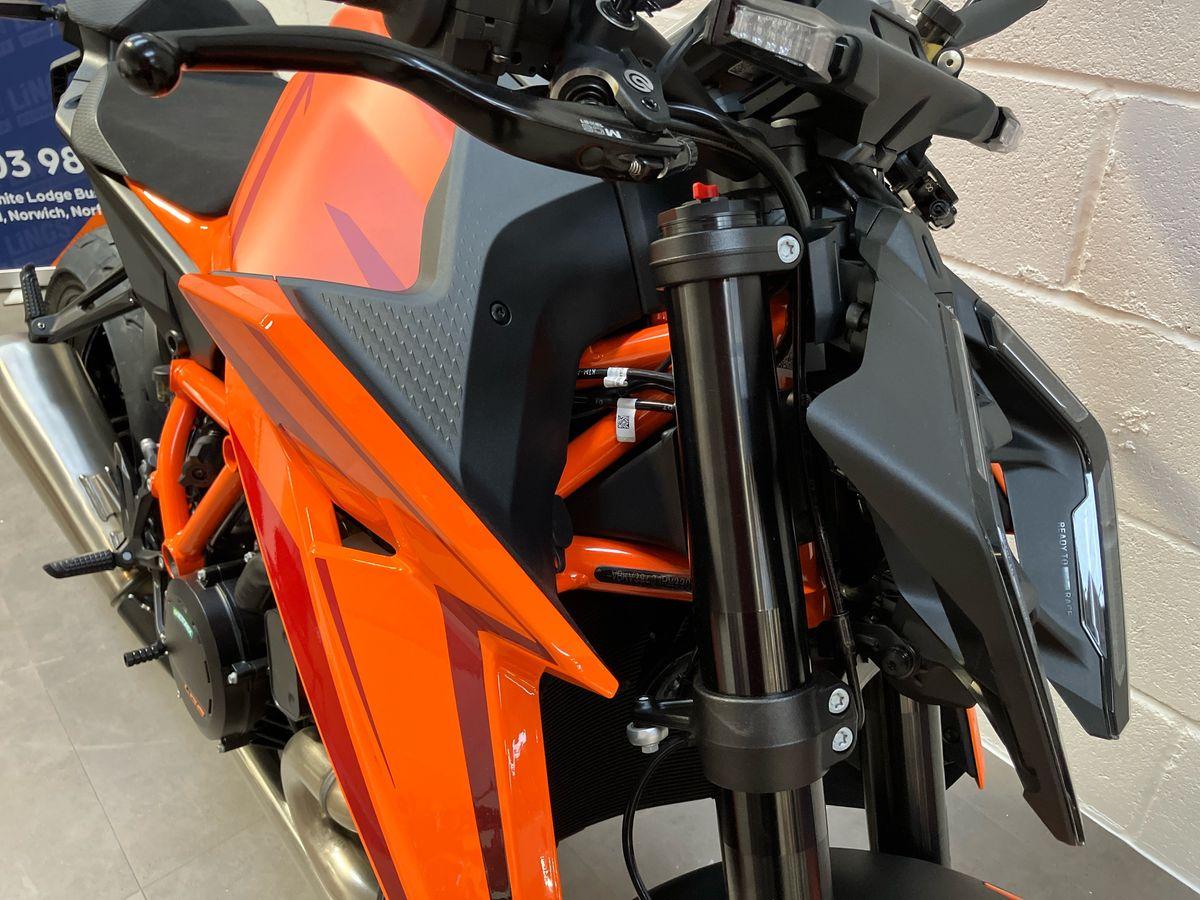 KTM 1390 Super Duke R 2025 - Image 23