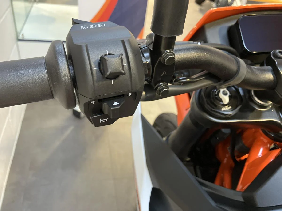 KTM 390 SMC R - Image 24