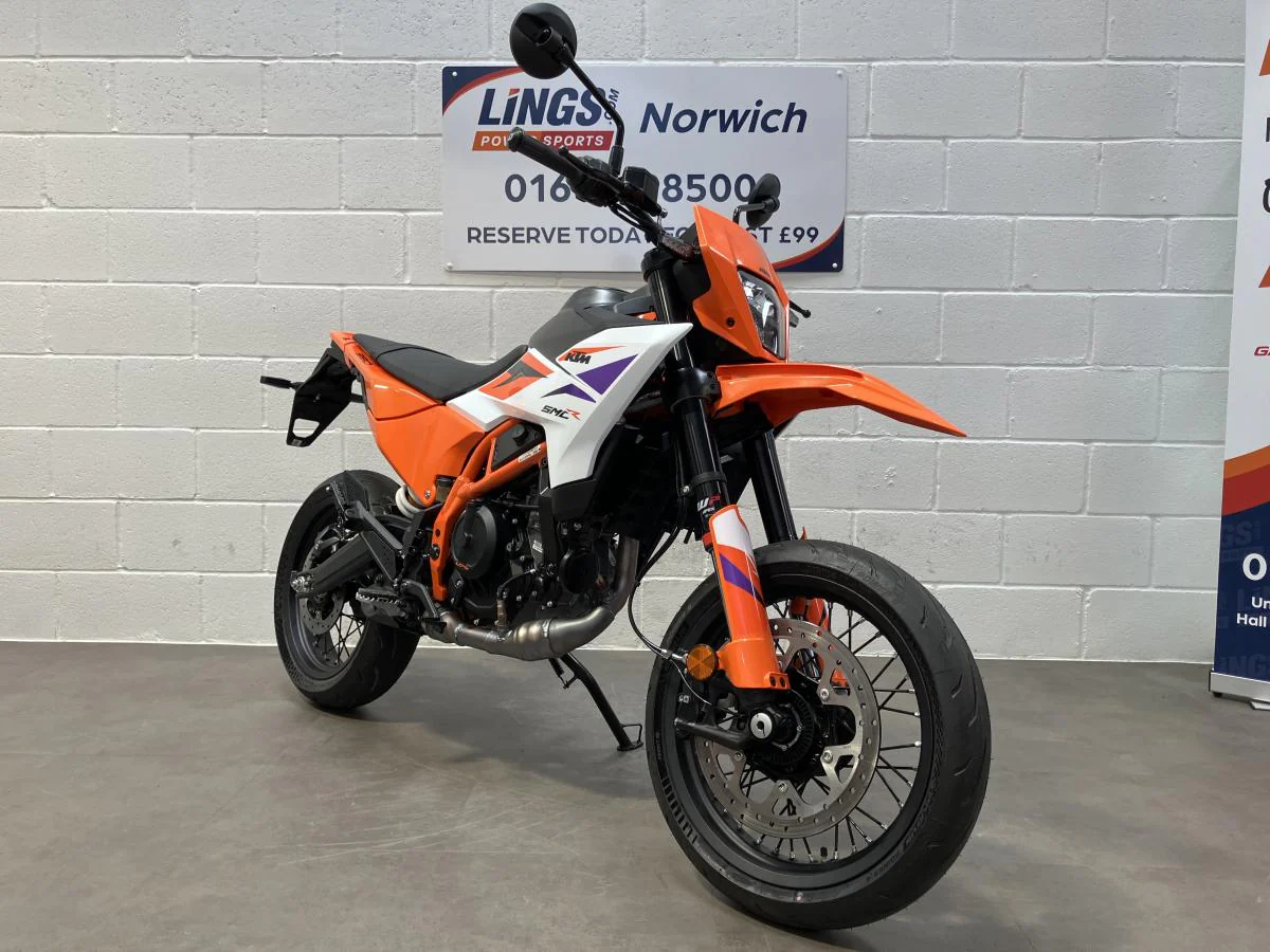 KTM 390 SMC R - Image 3