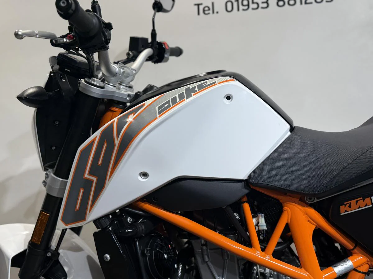 KTM 690 Duke - Image 6