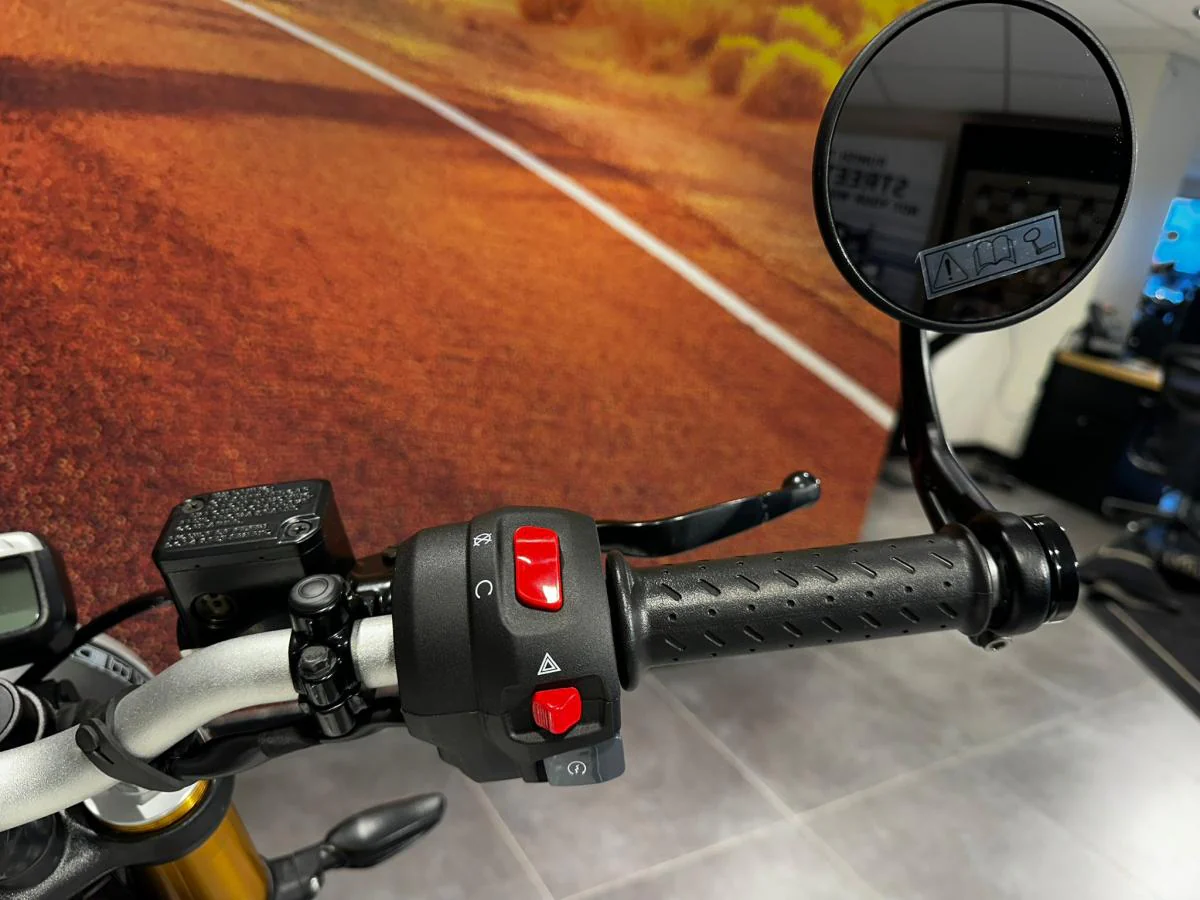 Triumph Speed 400 - Image 25