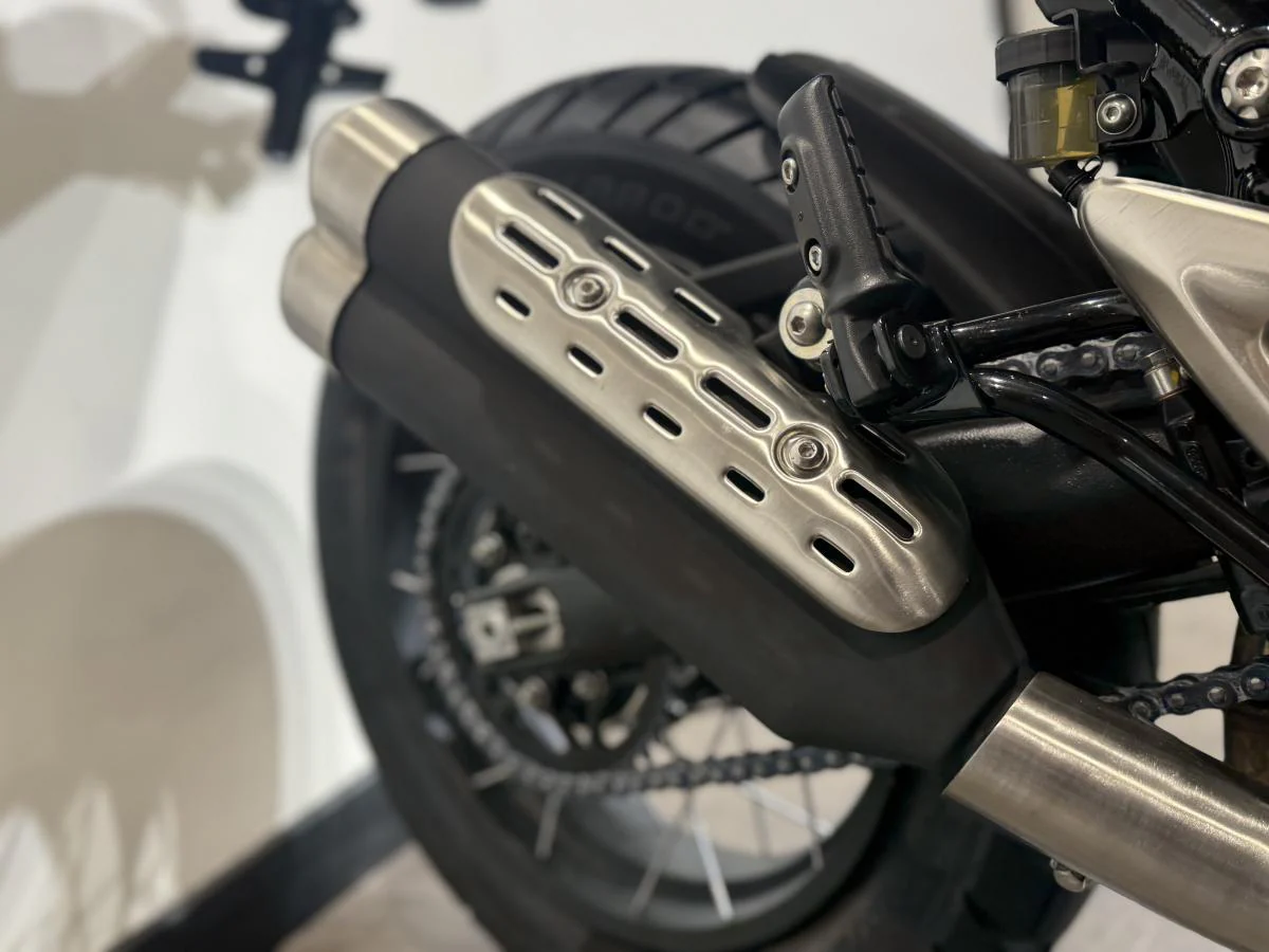 Triumph Scrambler 400 XC - Image 28