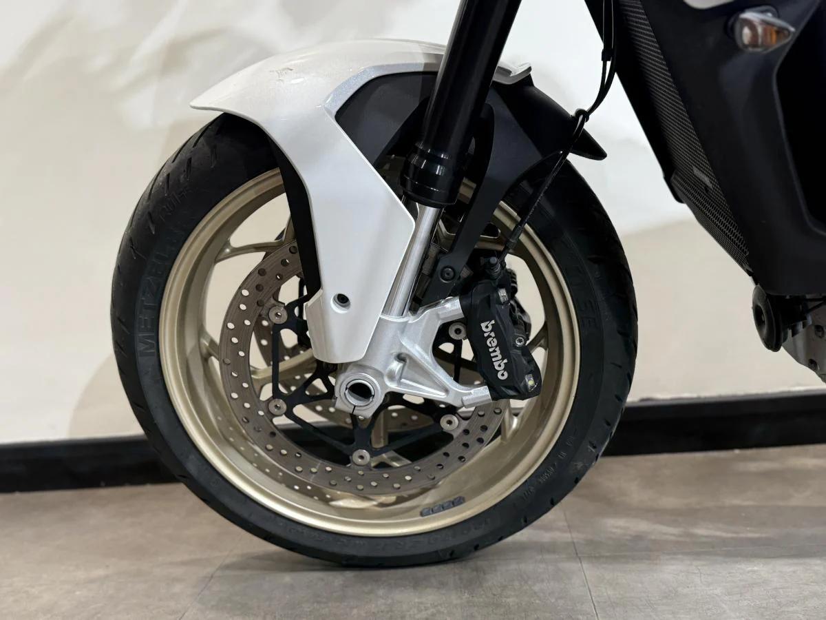 Moto Guzzi V100 Mandello - Image 4
