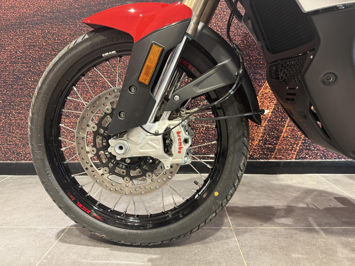 MV Agusta Enduro Veloce - Image 10
