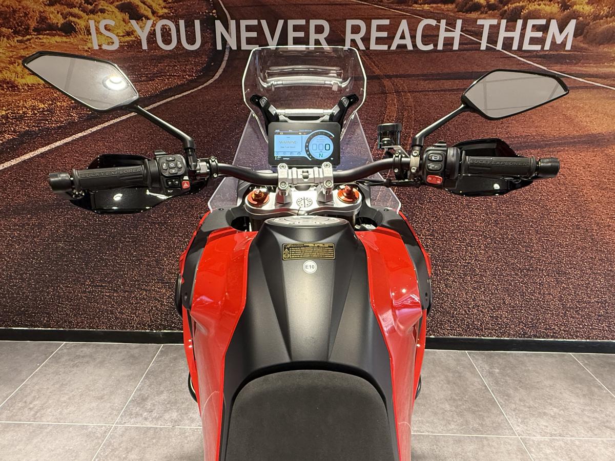 MV Agusta Enduro Veloce - Image 16