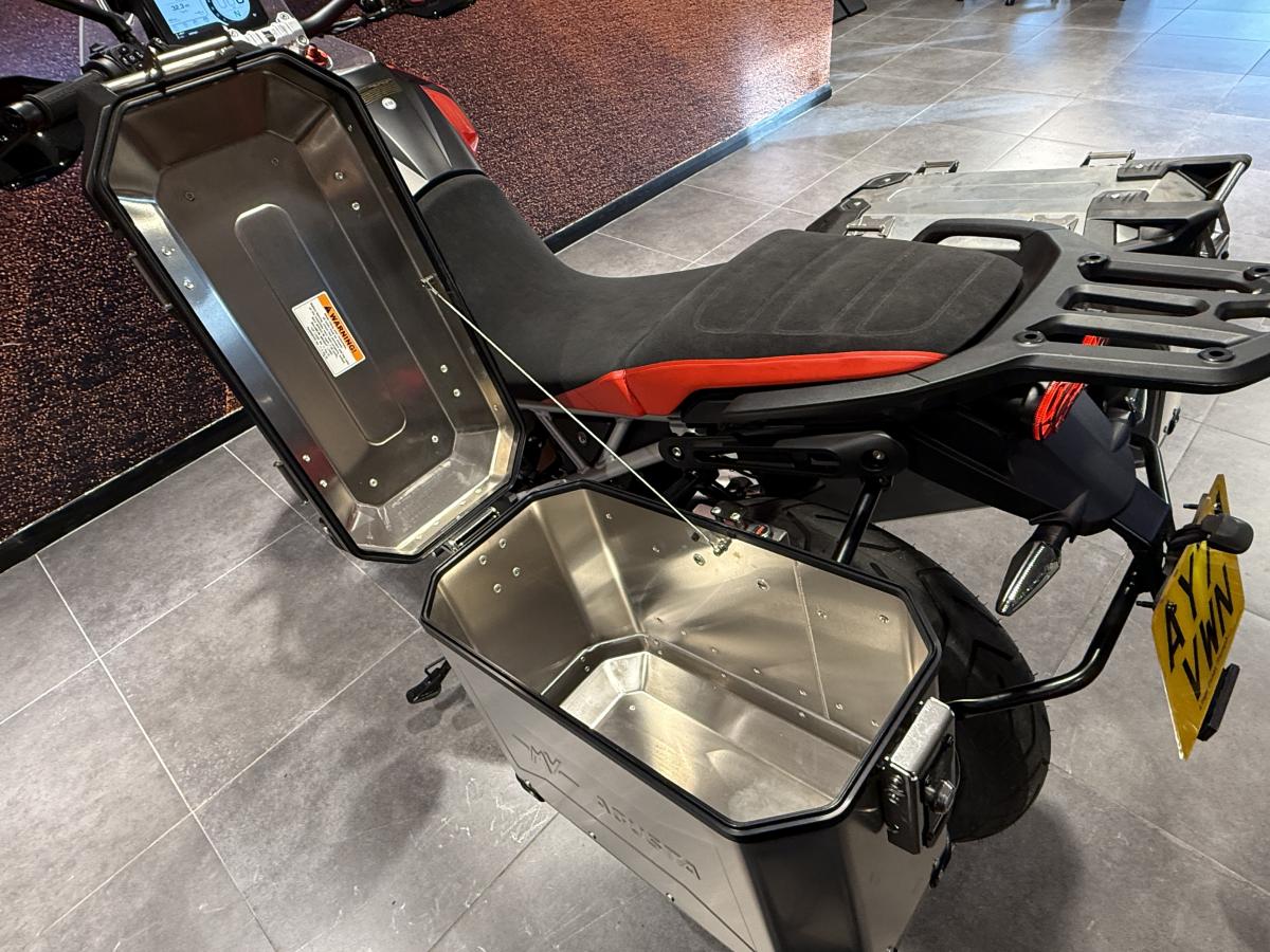 MV Agusta Enduro Veloce - Image 22