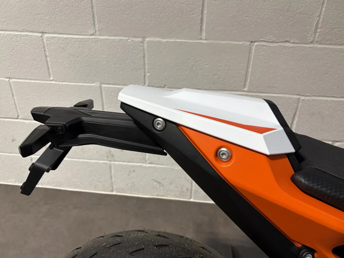 KTM 990 DUKE R - Image 23