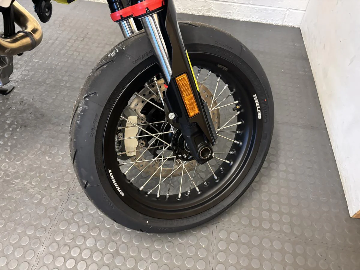 Husqvarna 701 Supermoto 2026 - Image 24