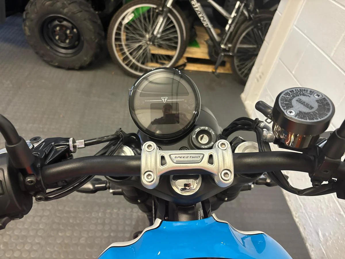 TRIUMPH Speed Twin 900 - Image 18