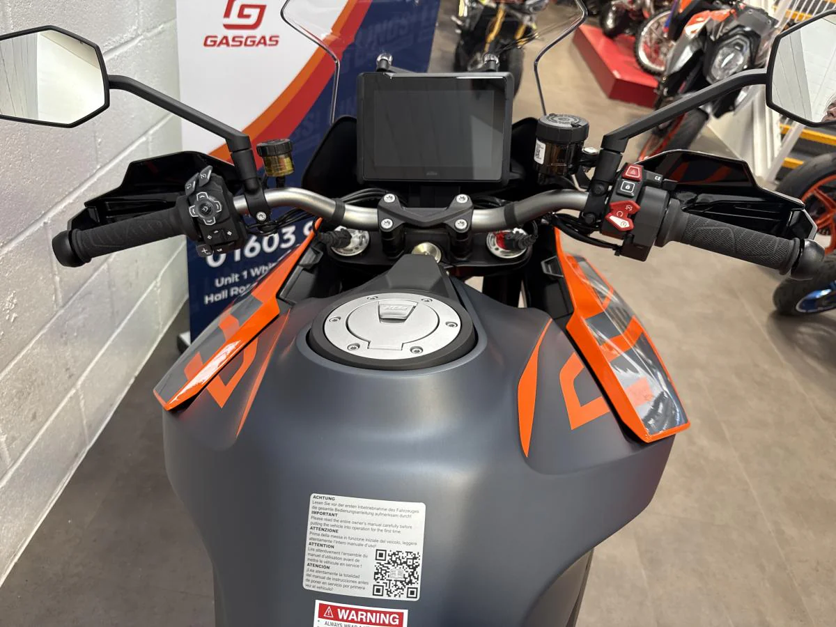 KTM 1290 Super Duke GT 2024 - Image 17