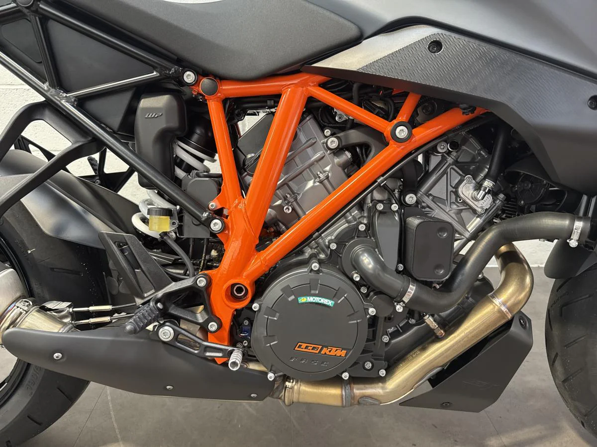 KTM 1290 SUPER DUKE GT - Image 15