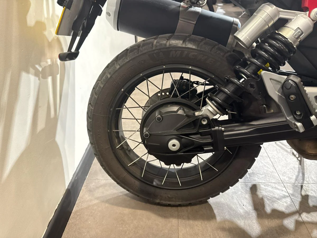 Moto Guzzi V85 TT Evocative - Image 18