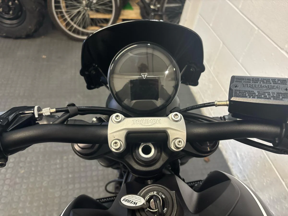 TRIUMPH Trident - Image 18