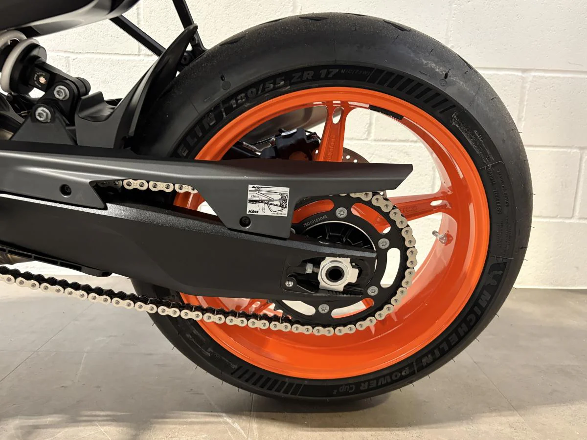 KTM 990 DUKE R - Image 21