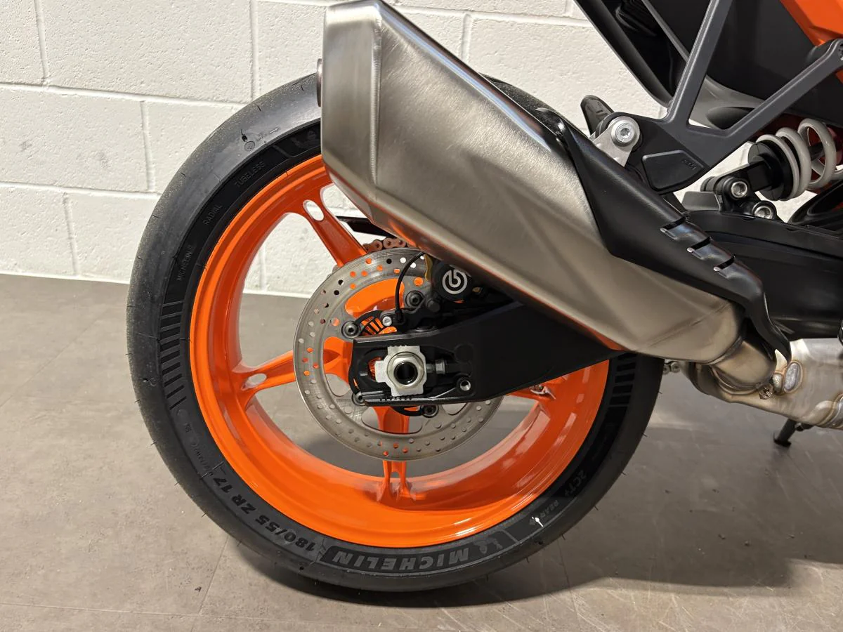 KTM 990 DUKE R - Image 27