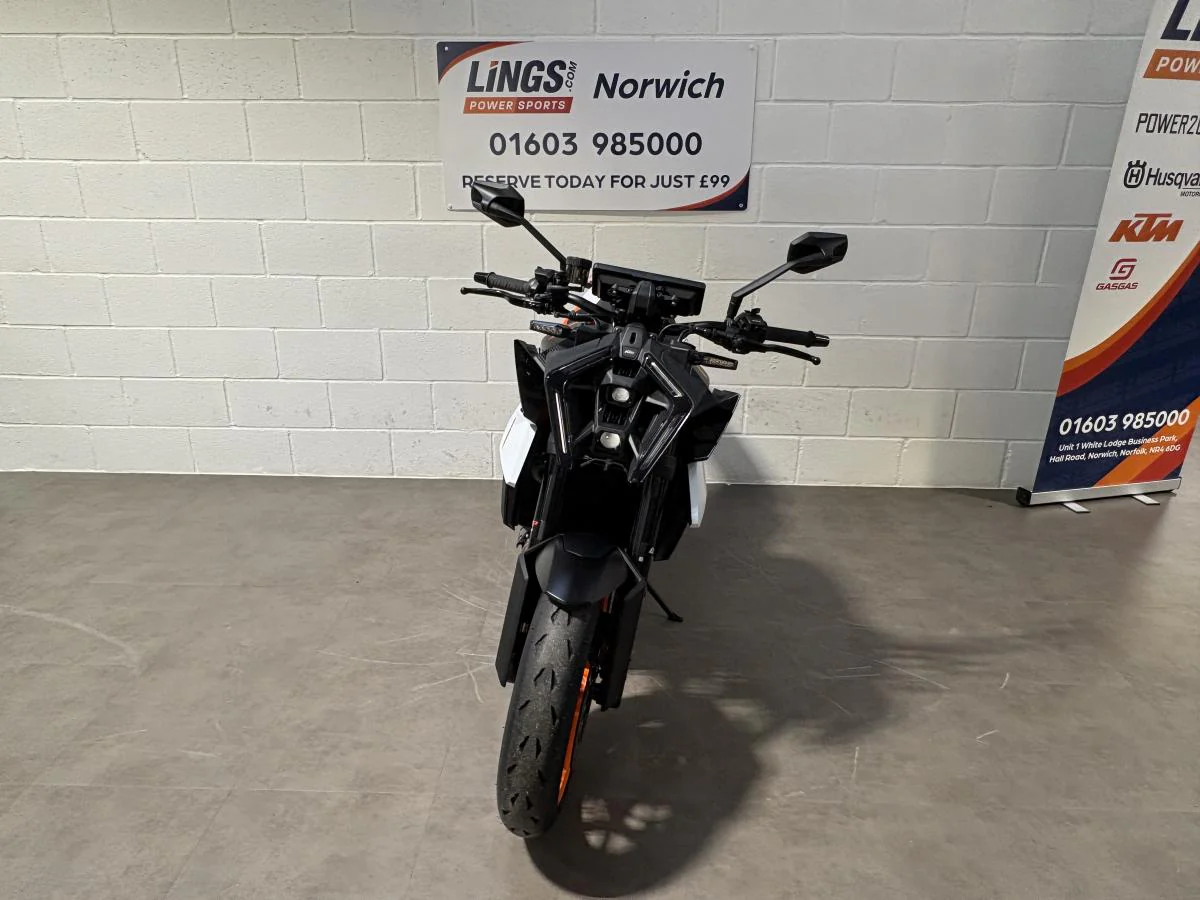 KTM 990 DUKE R - Image 3