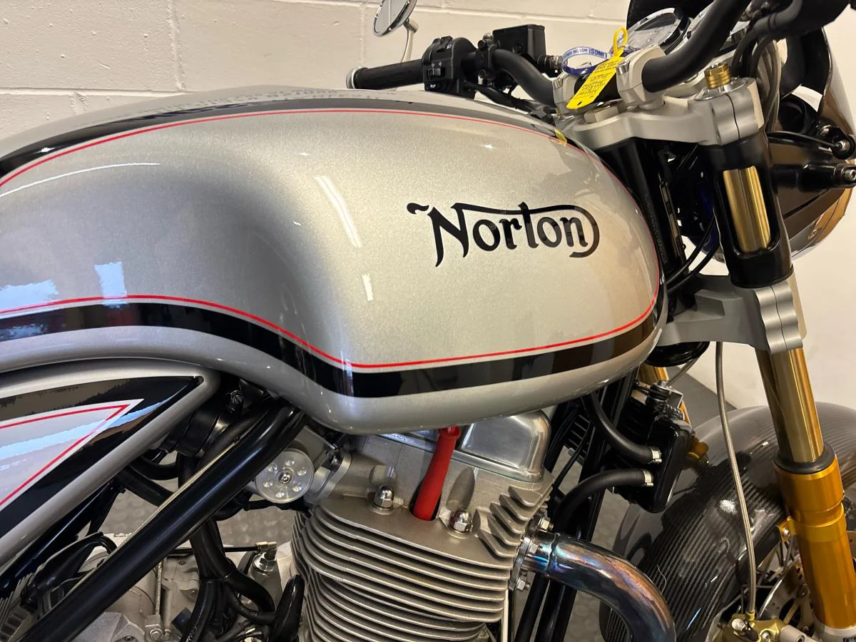 Norton Commando 961 Sport - Image 26