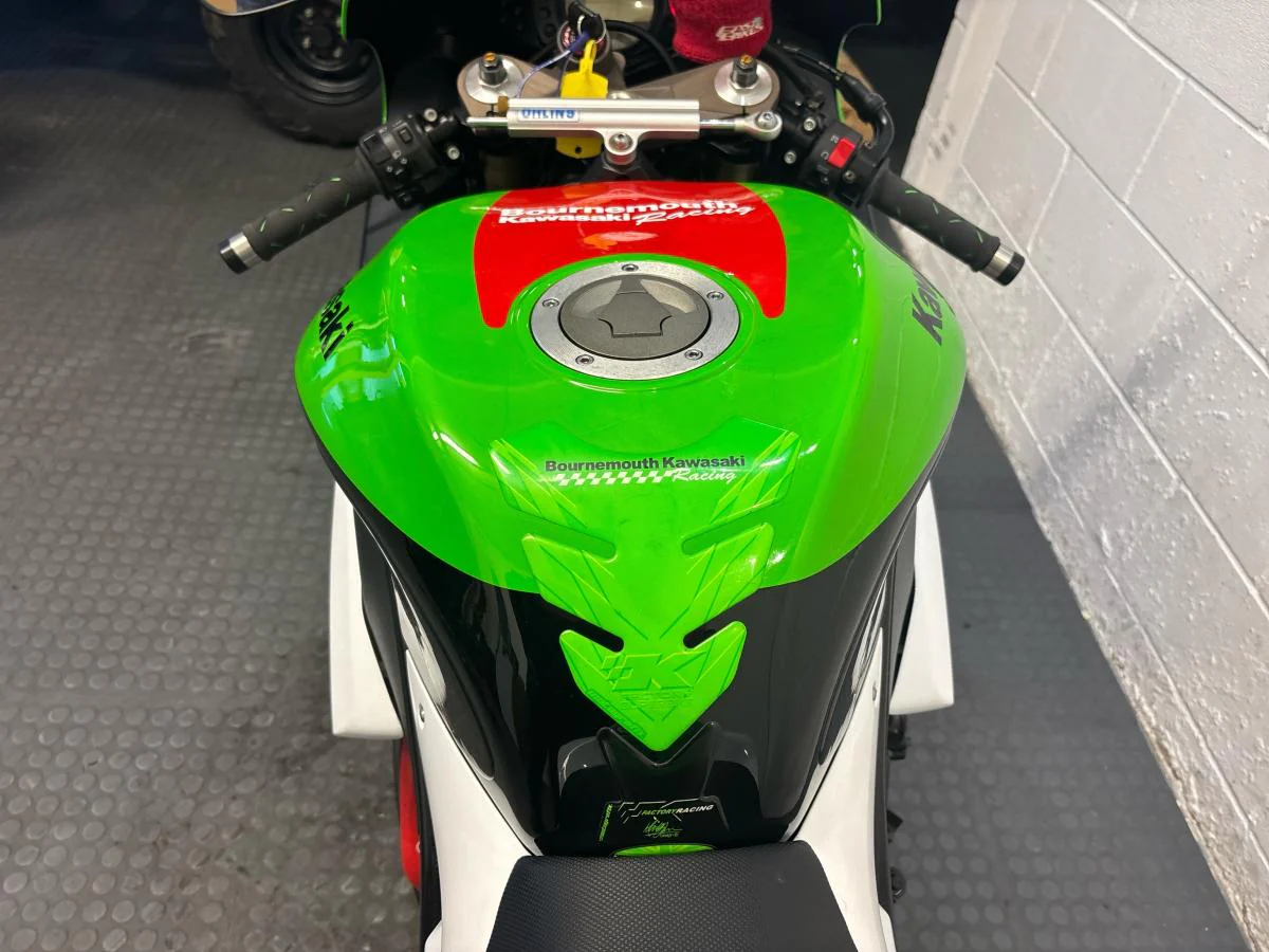 Kawasaki ZX10R - Image 20