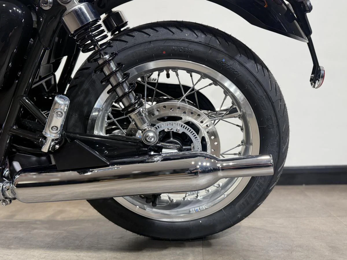 Triumph Bonneville T120 - Image 10