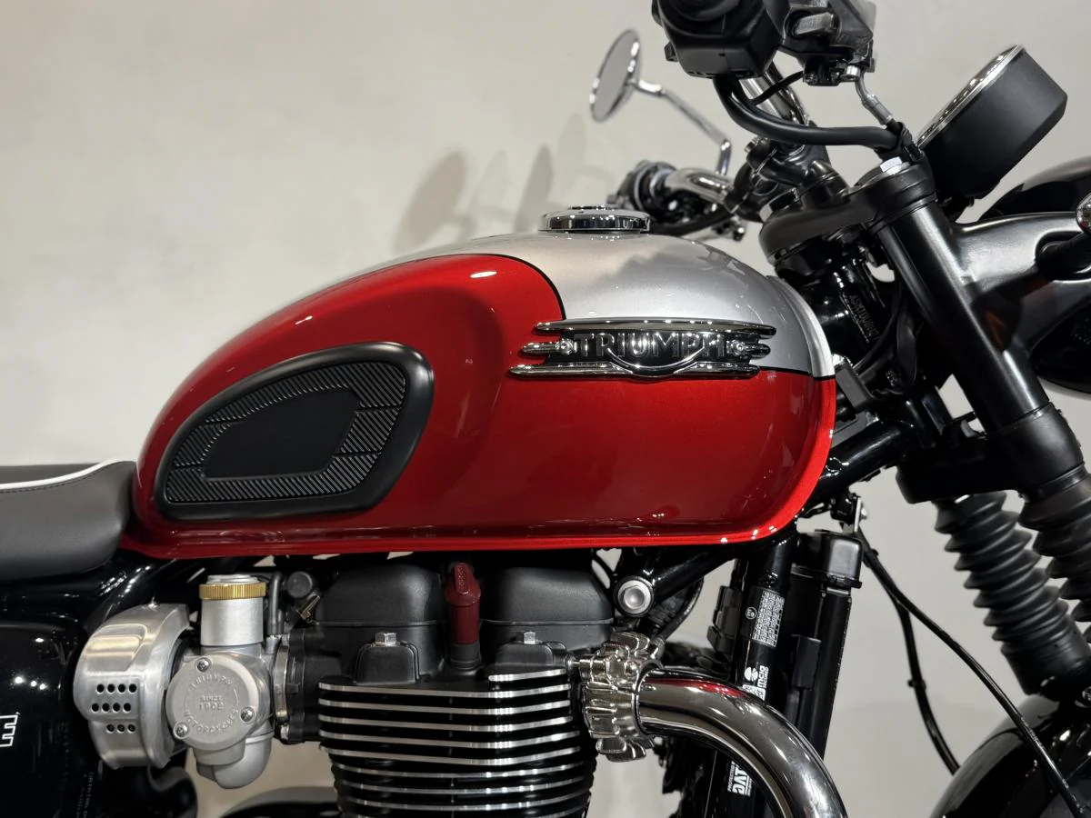 Triumph Bonneville T120 - Image 16