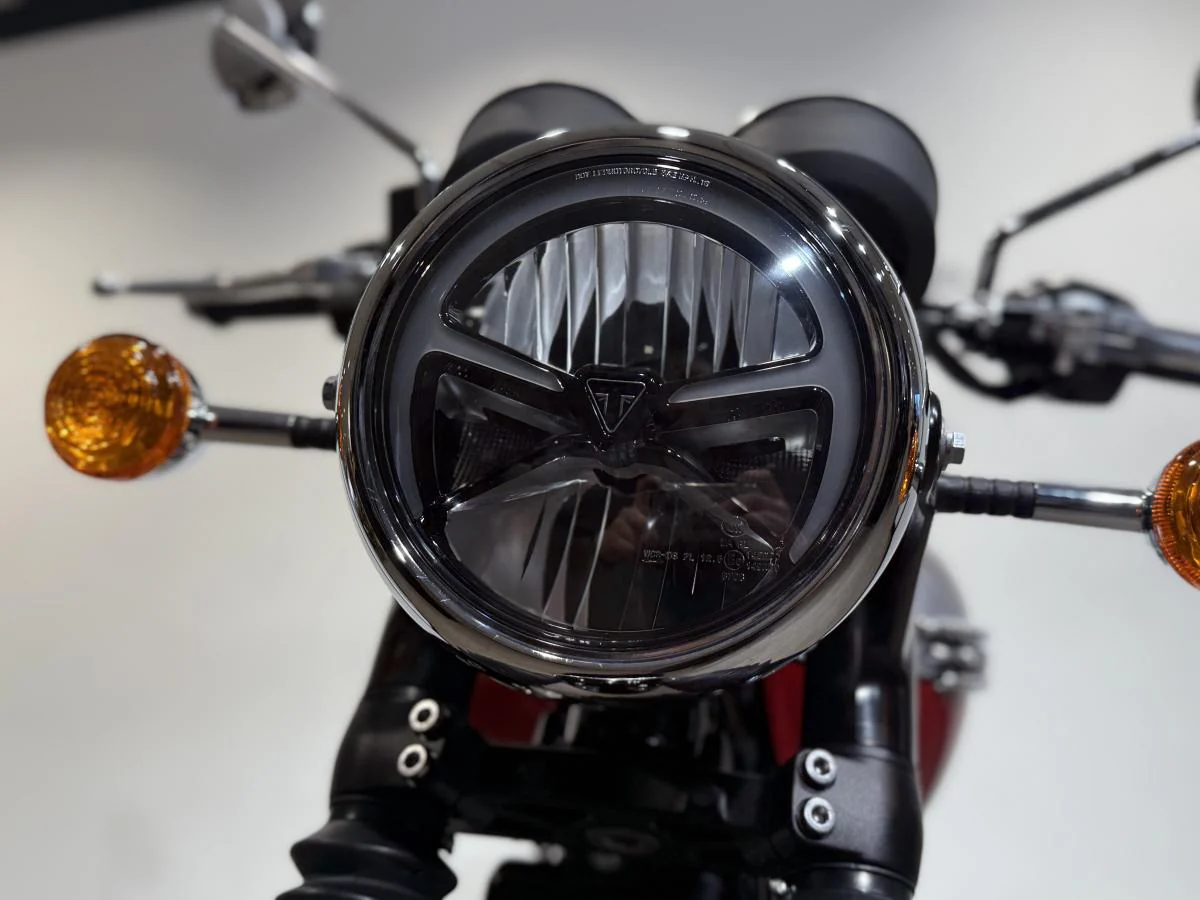 Triumph Bonneville T120 - Image 24