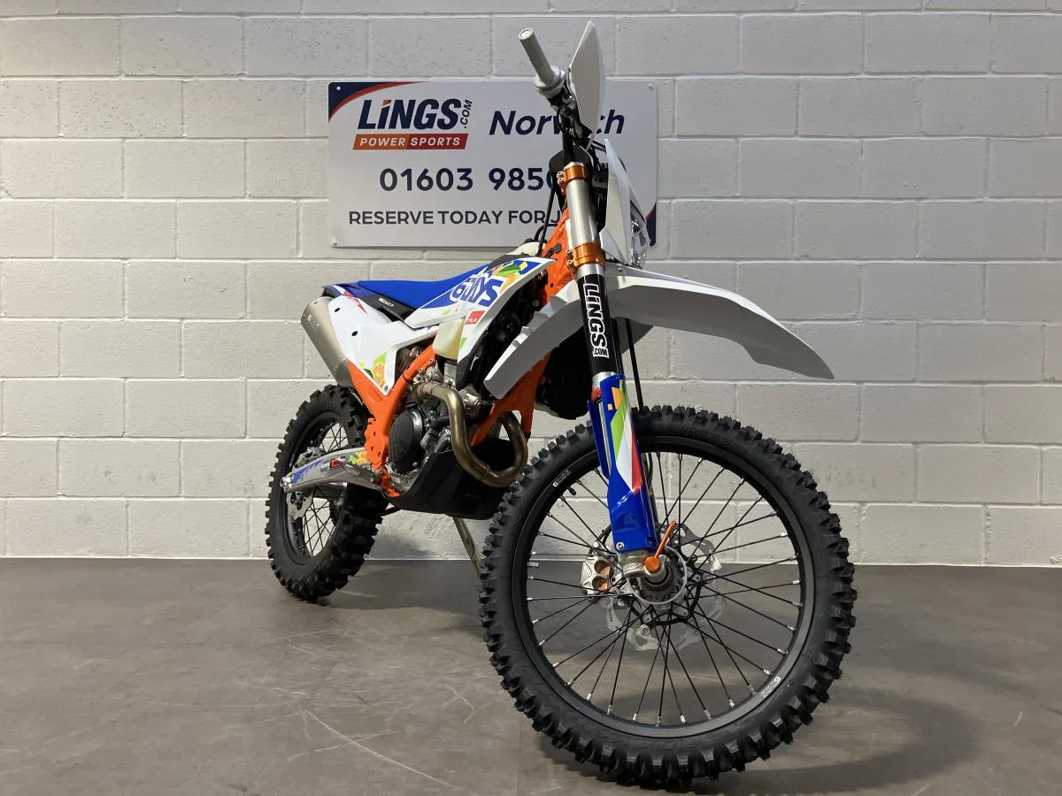 KTM 350 EXC-F SIX DAYS 2026 - Image 3