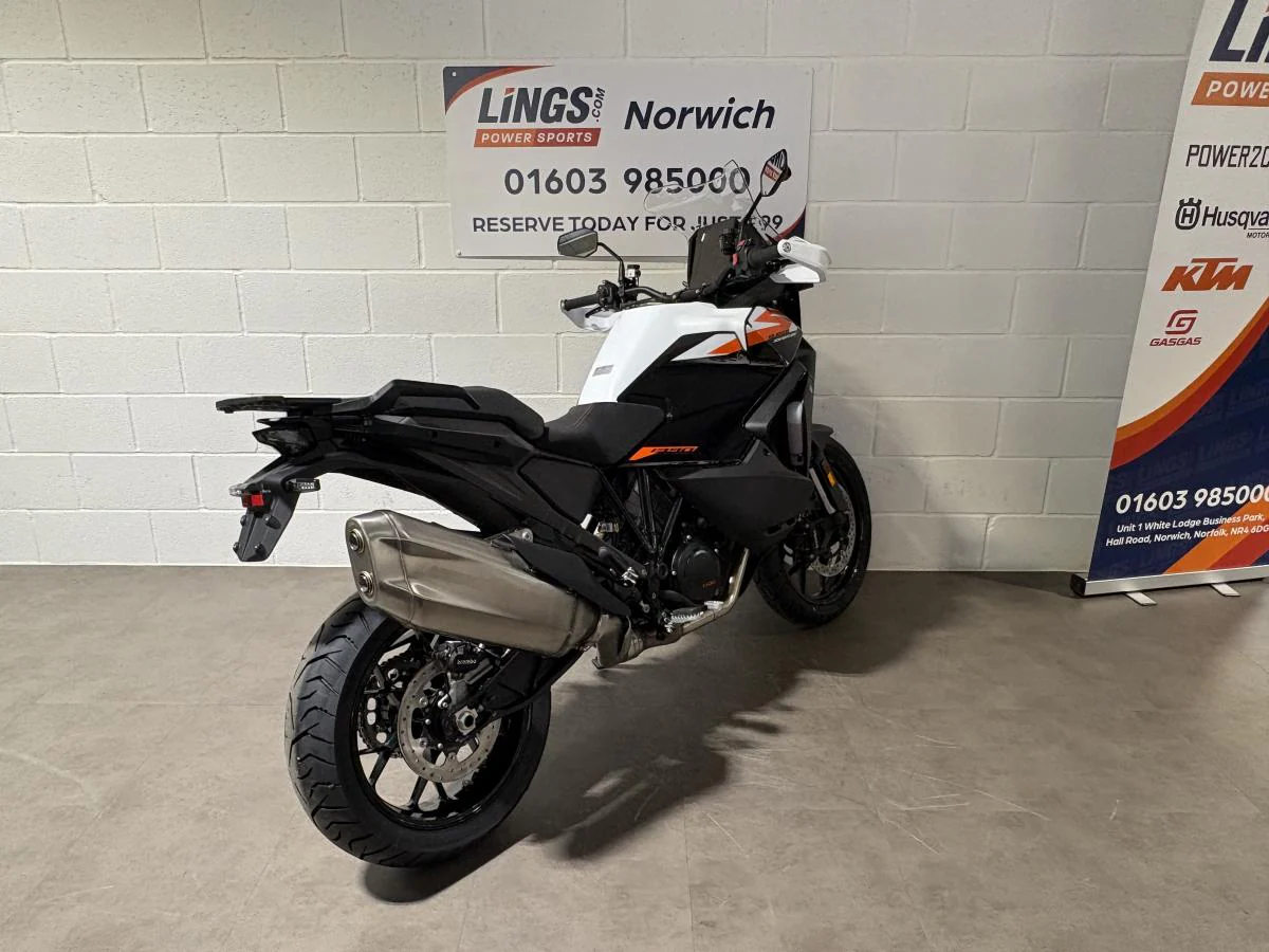 KTM 1390 SUPER ADVENTURE S - Image 10