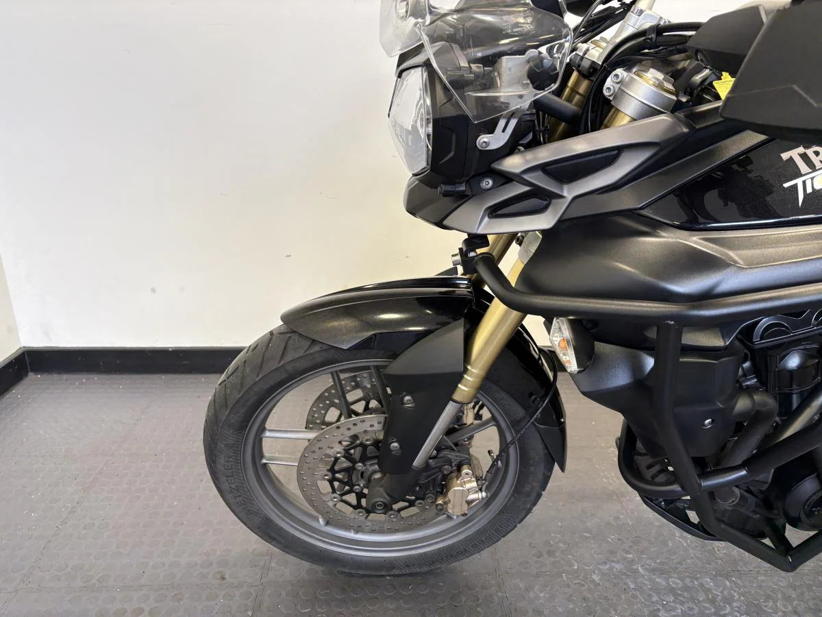 TRIUMPH Tiger 800 - Image 9