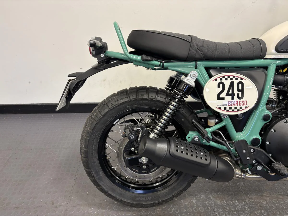 Royal Enfield Interceptor Bear 650 - Image 13