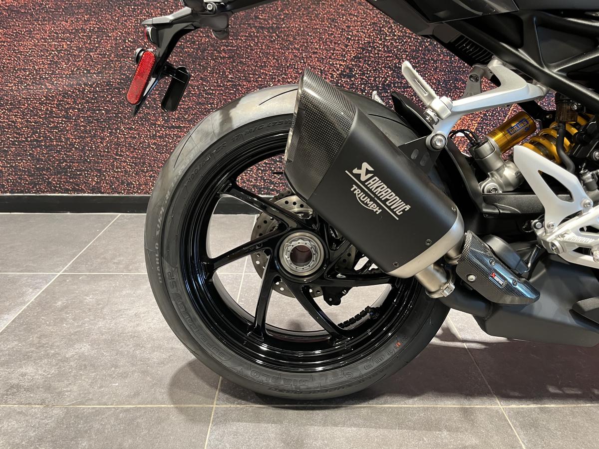 Triumph Speed Triple 1200 RX - Image 11