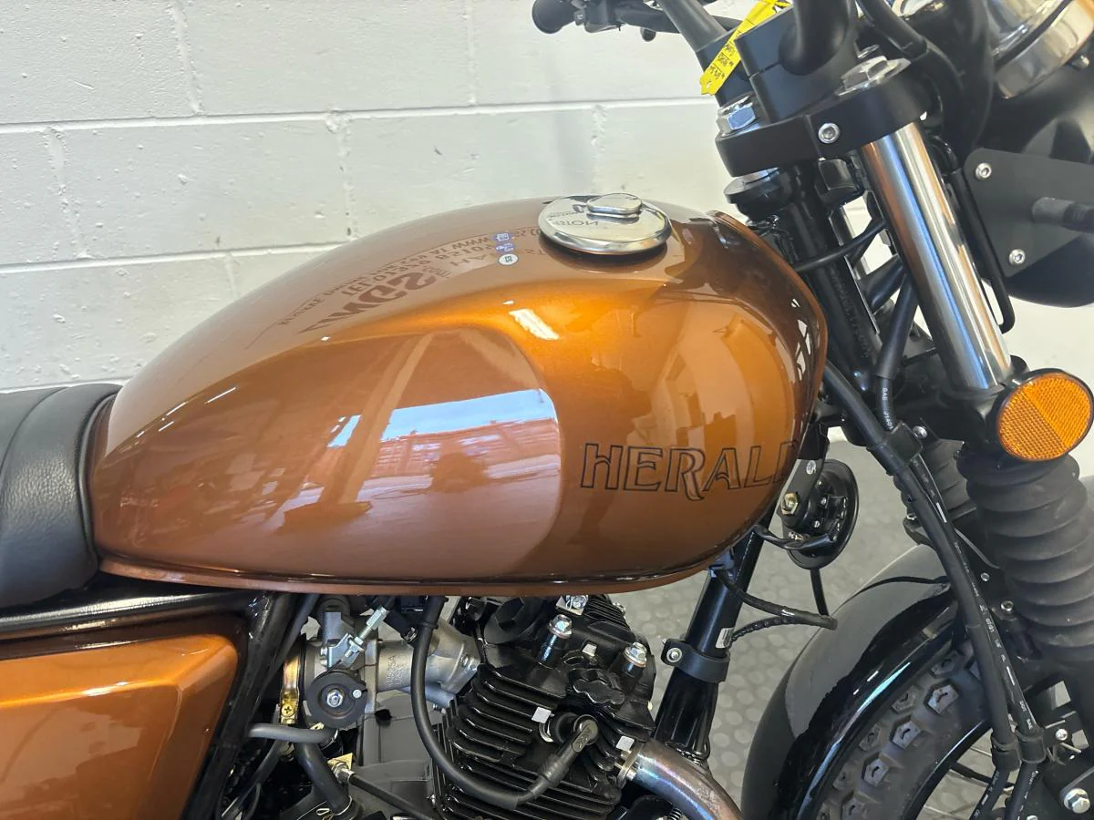 Herald Motor Co Scrambler 125 - Image 26