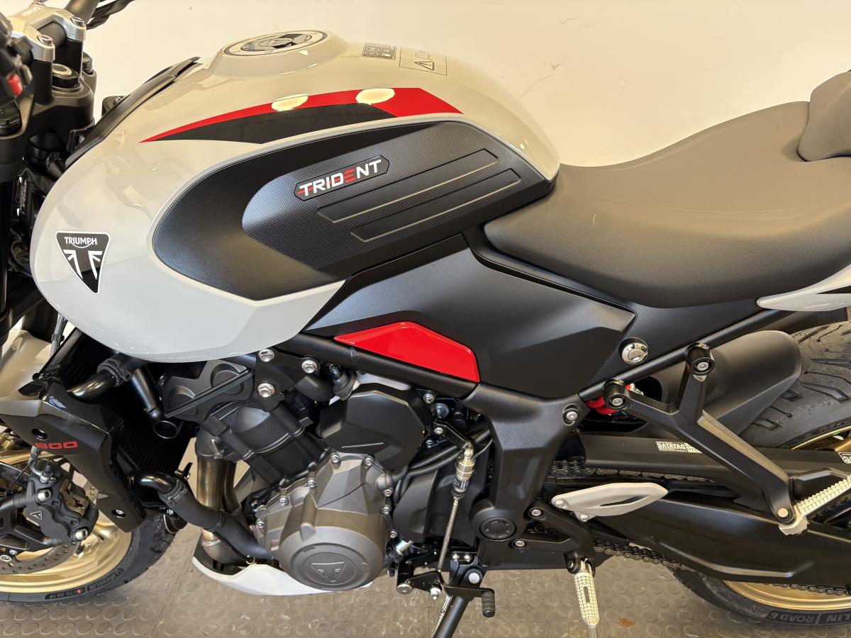 Triumph Trident 800 - Image 10
