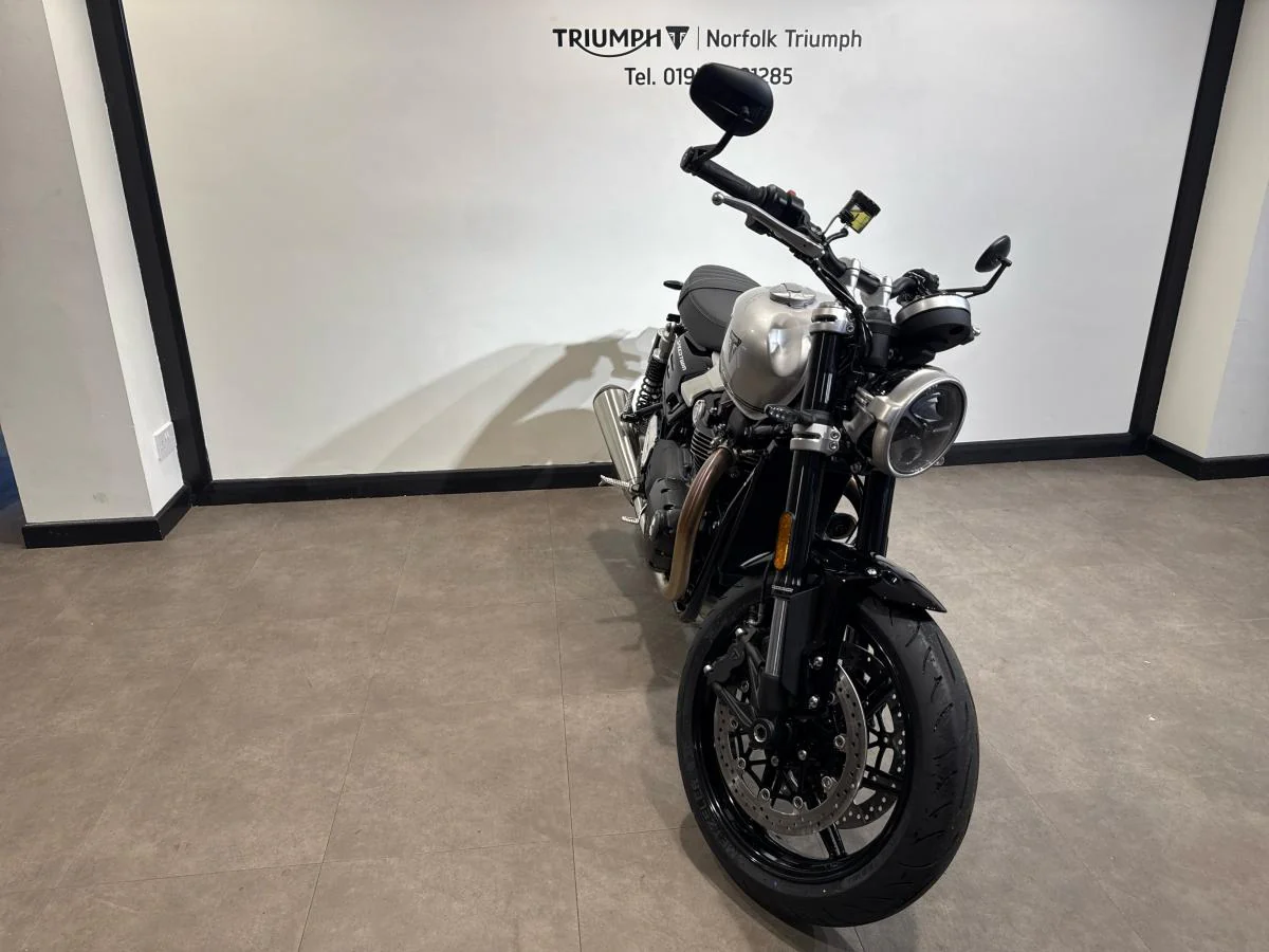 Triumph Speed Twin 1200 - Image 11