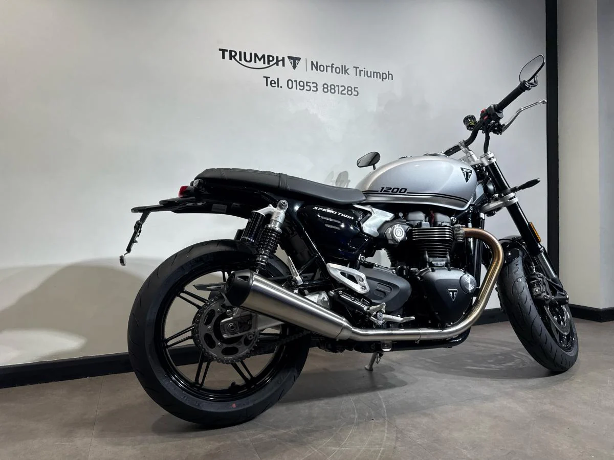 Triumph Speed Twin 1200 - Image 2