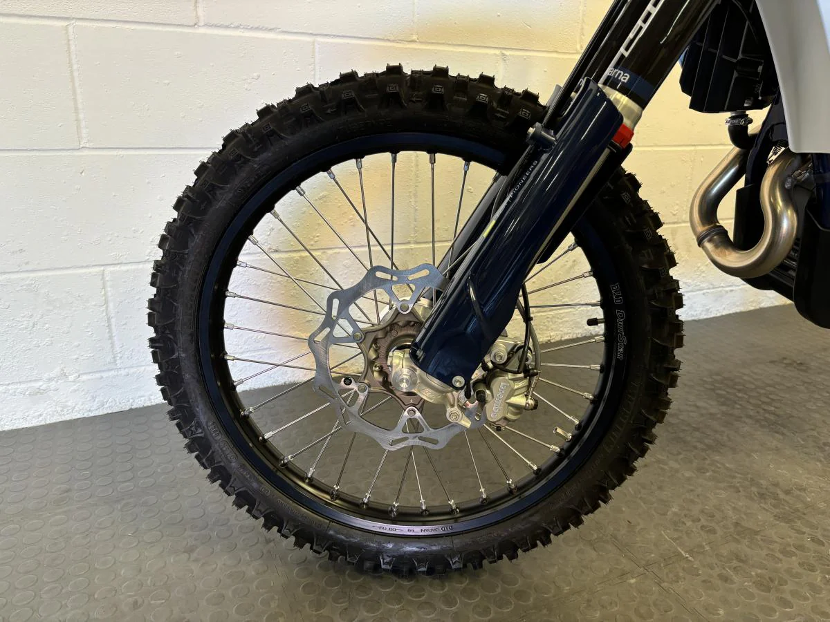 Husqvarna FE 450 2025 - Image 10